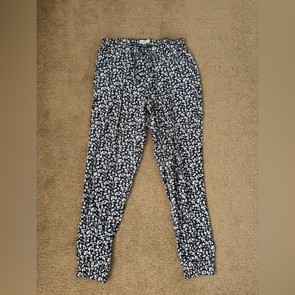 Blue & White Floral Jogger Pants Abercrombie & Fitch